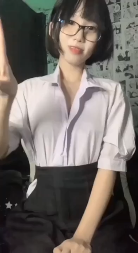 Imut Tapi Masih Banyak Airnya?